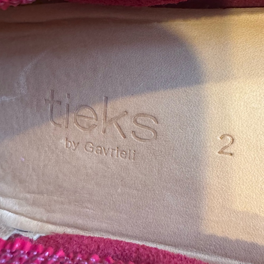 Girls Tieks - Size 2 - Mini Razzleberry - Picture 9 of 9